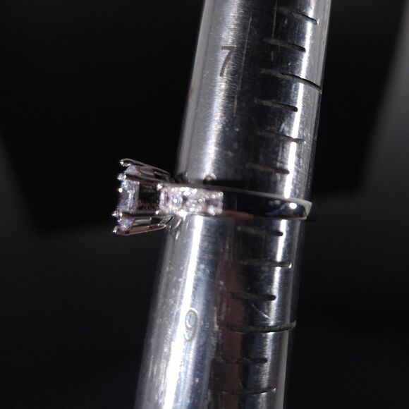 Simulated Diamond Ring Silvertone Size 8 - Picture 12 of 13